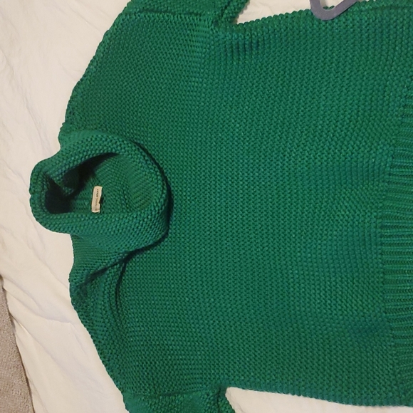 Sweaters - Green sweater